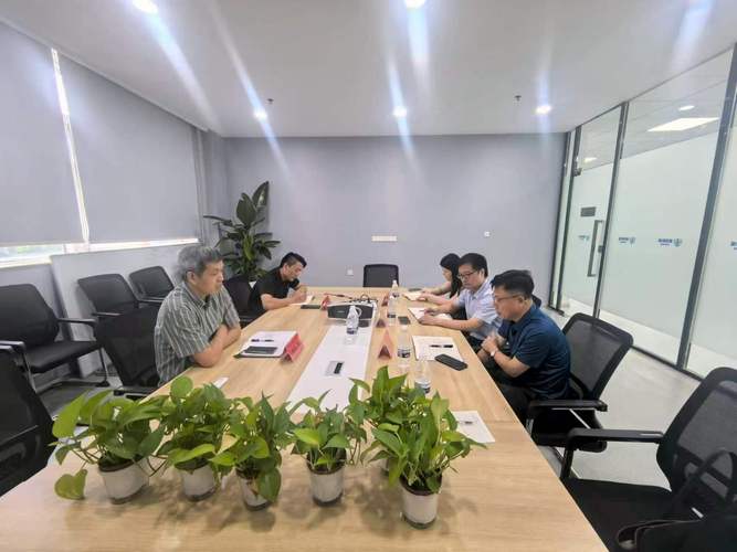 产教融合新篇章 经济学院与南京万中新企业管理咨询共探校企合作新路径